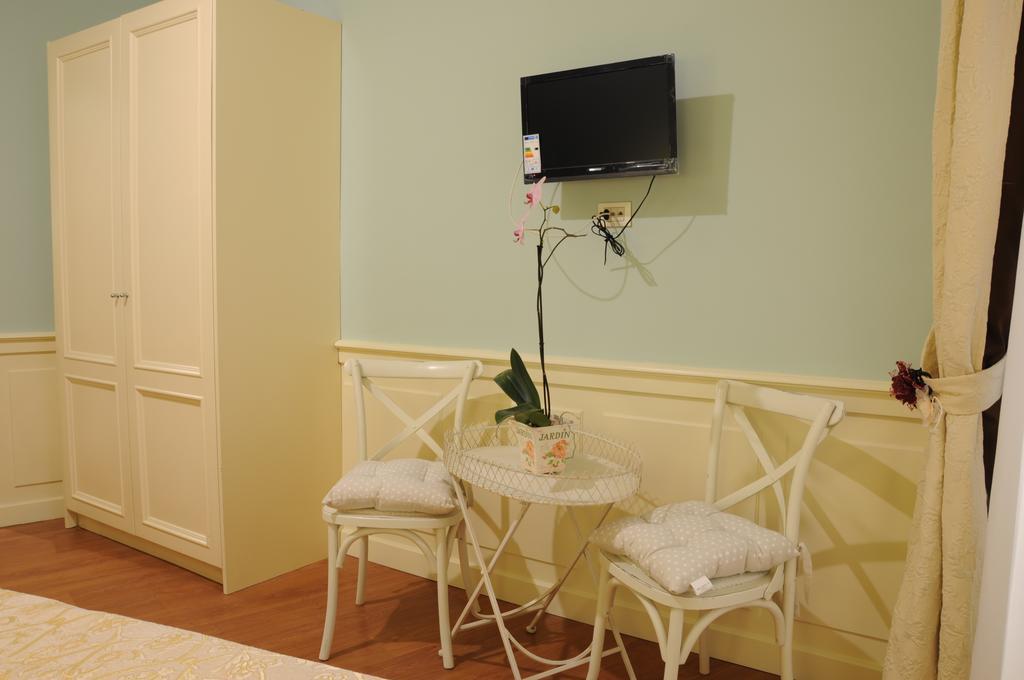 95 Rooms In Рим Экстерьер фото